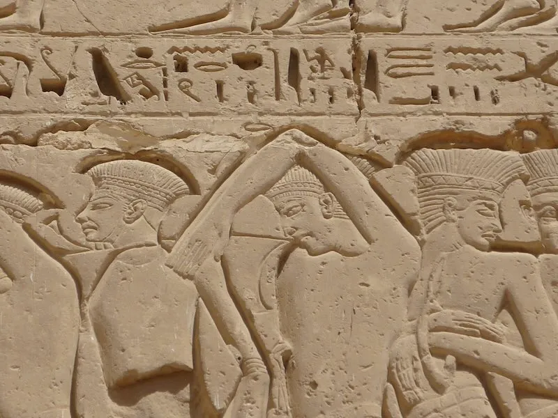 Wall relief of philistines captives, mortuary temple of Ramses III Medinet Habu, Theban Necropolis, Egypt from I, Rémih